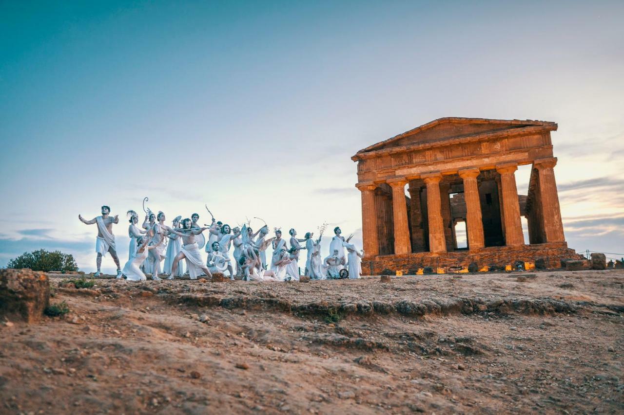 Terra Di Mare Guest House Agrigento Bagian luar foto